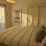 Stylish Garden Apartment At Paphos Harbour