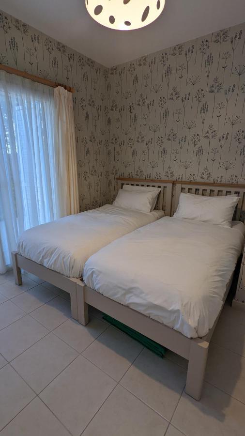 Stylish Garden At Harbour Appartement Paphos